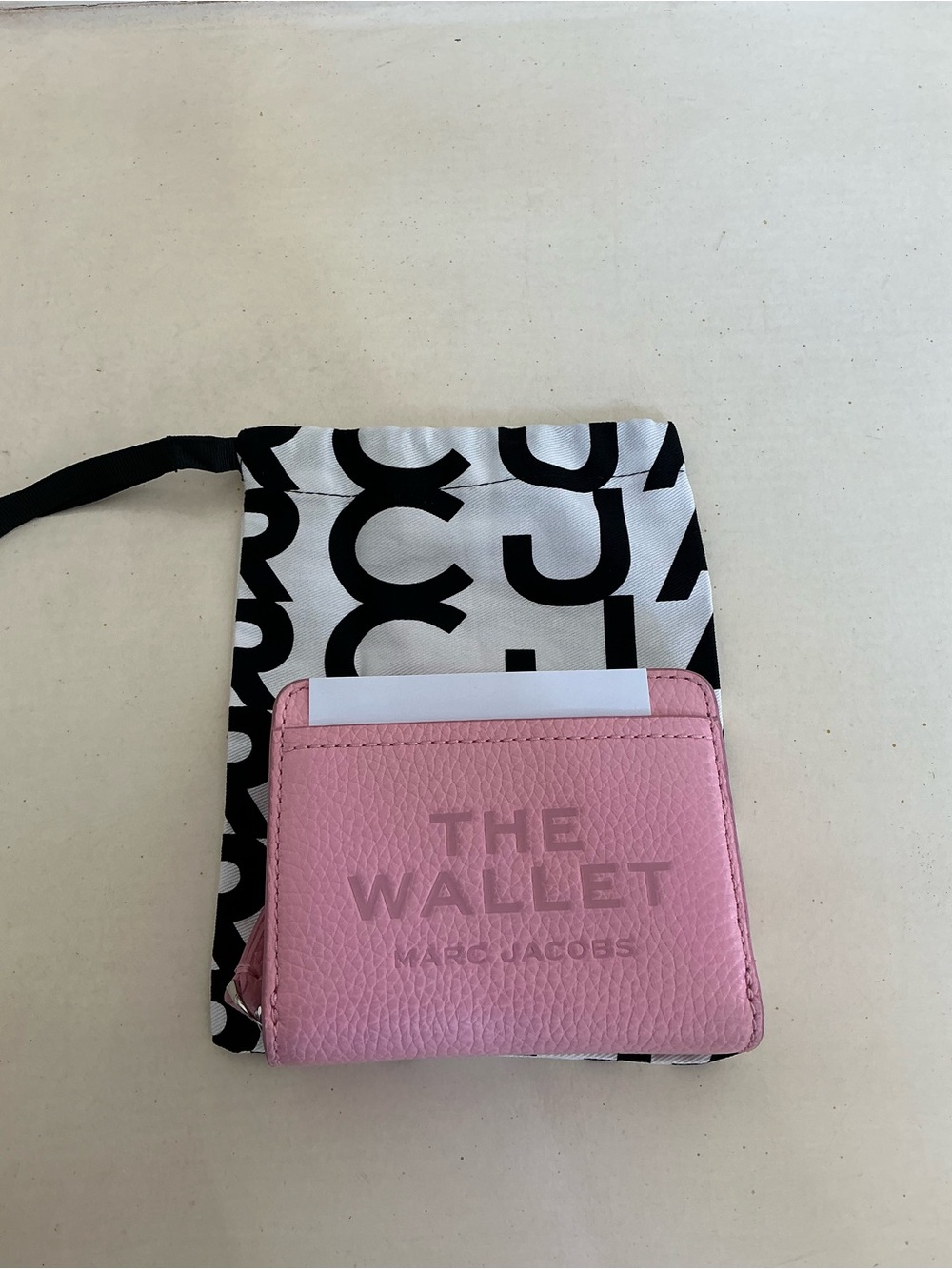 MARC JACOBS THE LEATHER COMPACT MINI WALLET IN PINK RIBBON